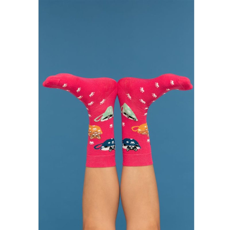 Γυναικεία κάλτσα με σχέδιο 'Κούπες Καφέ' | 3130-01-2